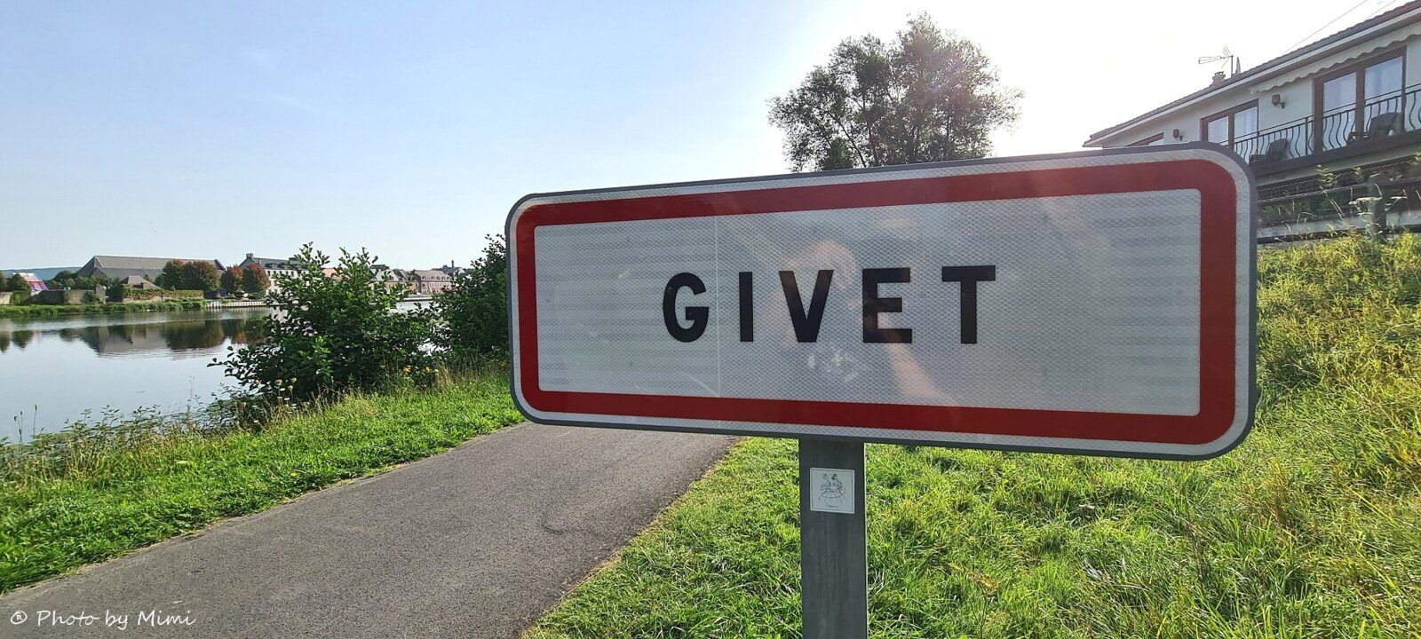 Balade à .. Givet, au bord de l'eau